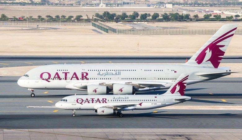 Qatar Airways A380 and A320