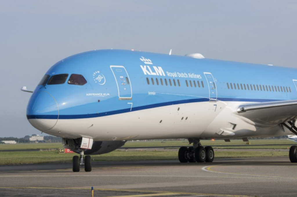KLM 787