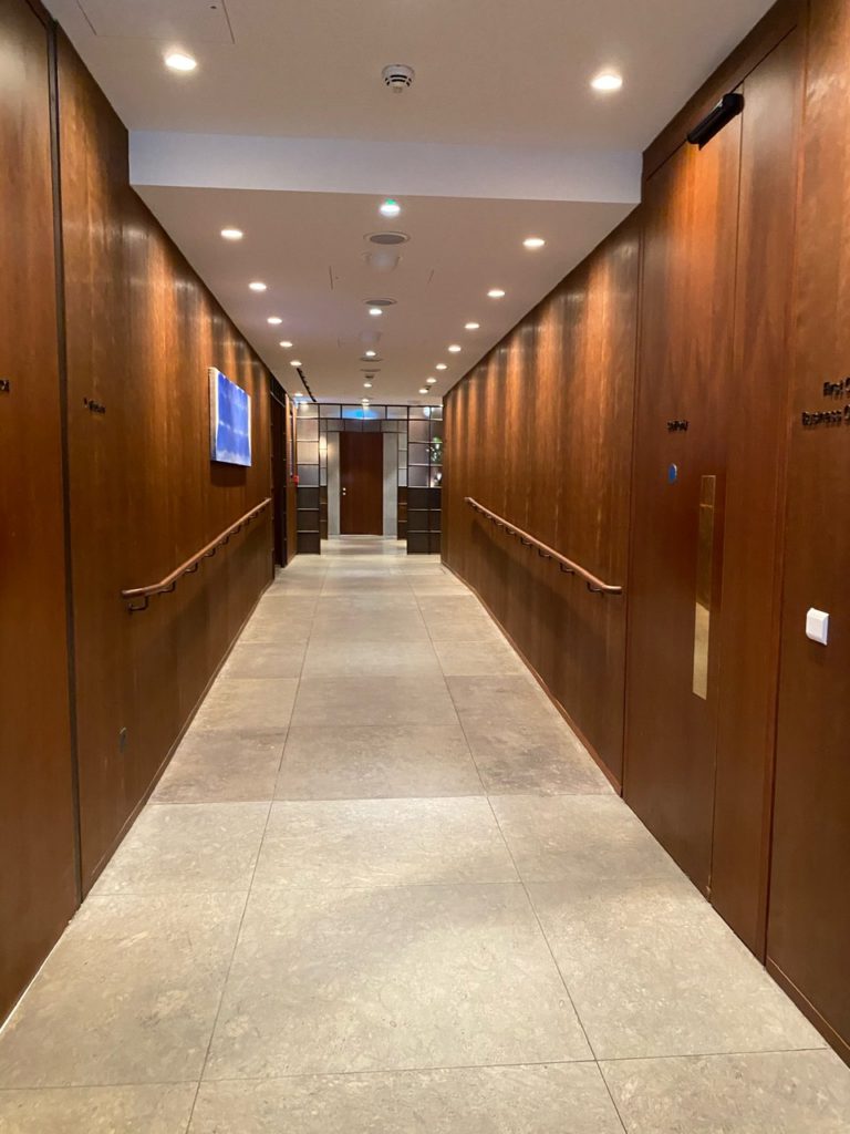 Walkway - Cathay Pacific Lounge Heathrow