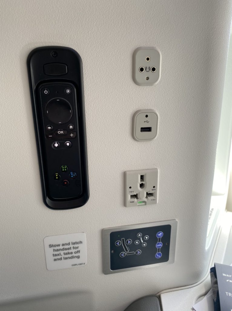 Power sockets on Finnair A350 business class