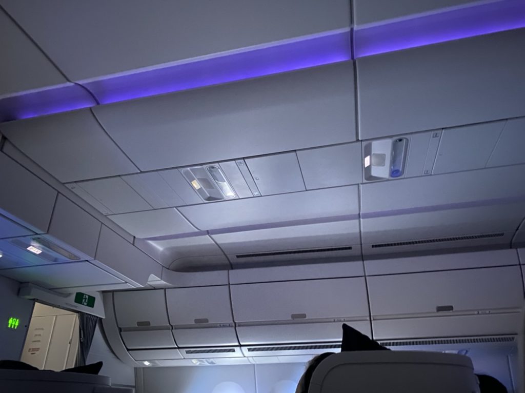 Overhead storage on on Finnair A350 business class