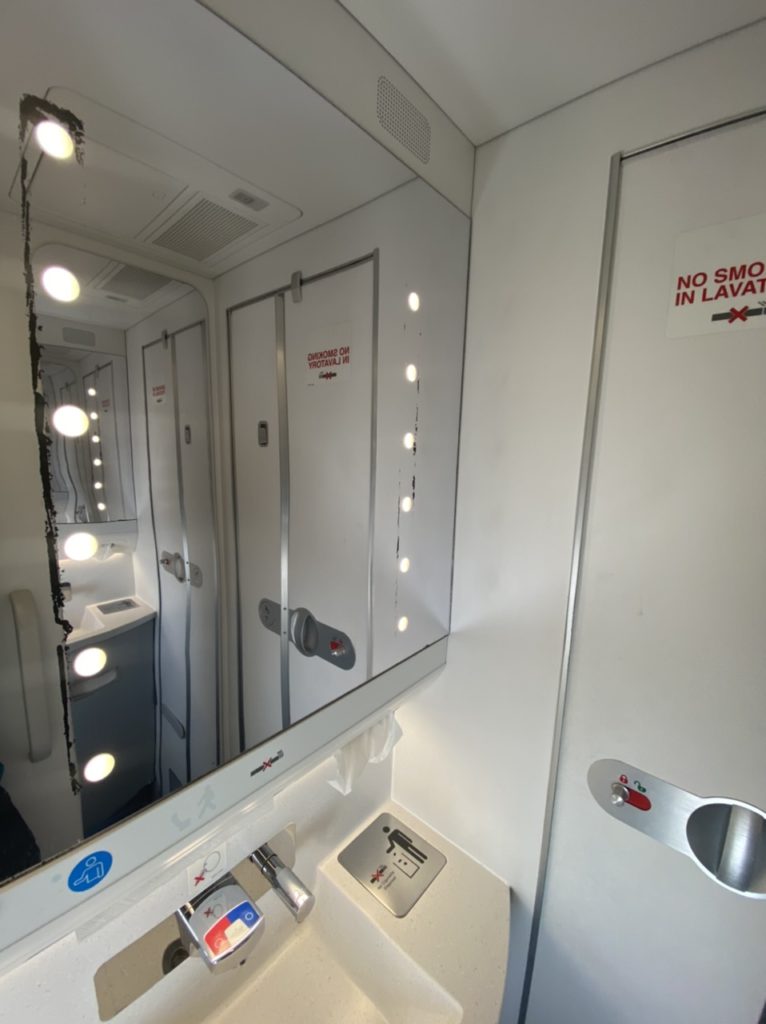 Business class washrooms Finnair A350 business class