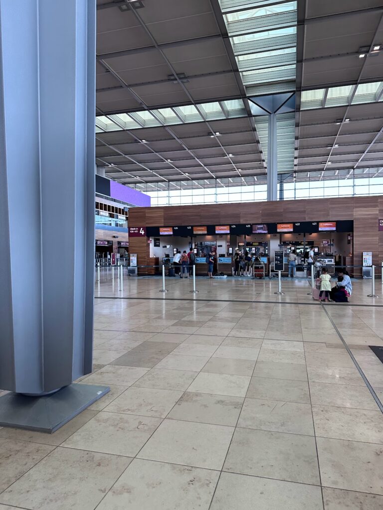 Pillars seem to be where they shouldn't in Berlin Brandenburg Airport (BER)