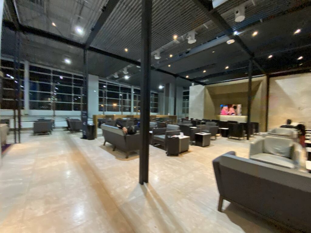 Expansive seating areas - Latam VIP Lounge São Paulo
