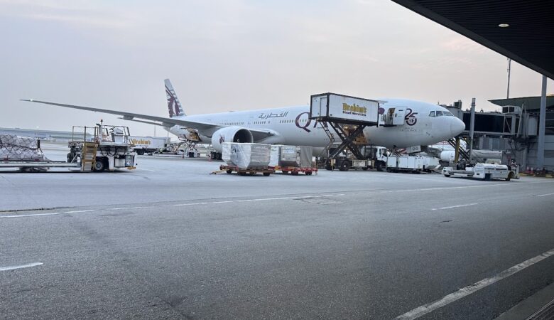 Qatar Airways 777