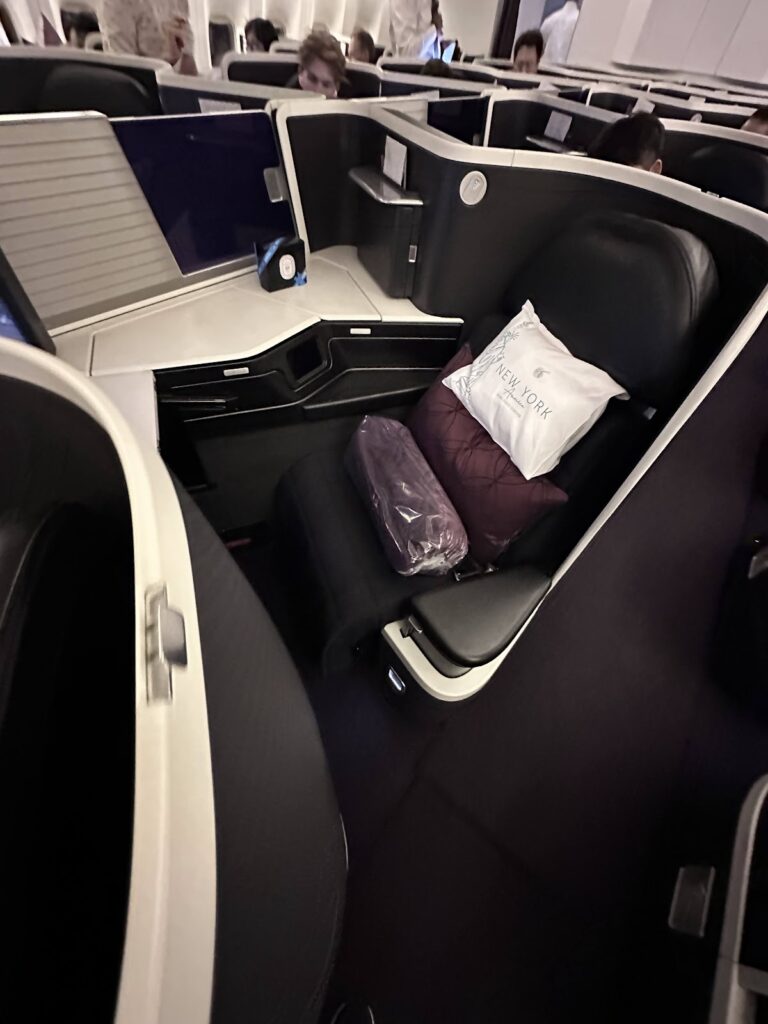 Qatar Airways 777