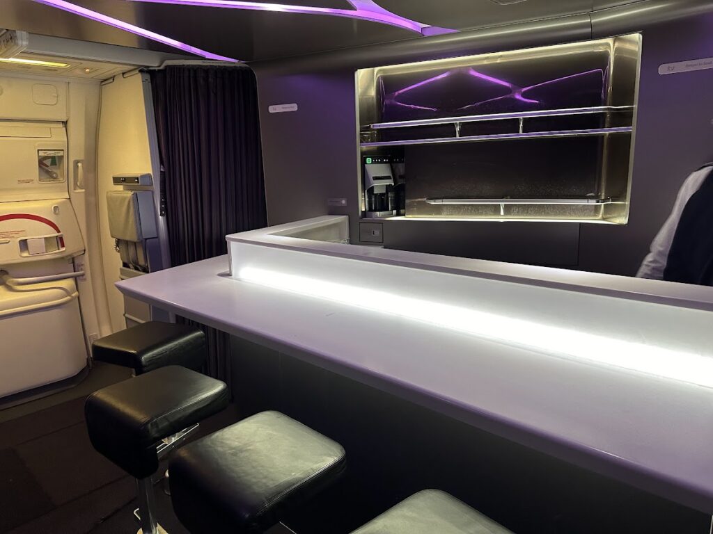 Qatar Airways 777