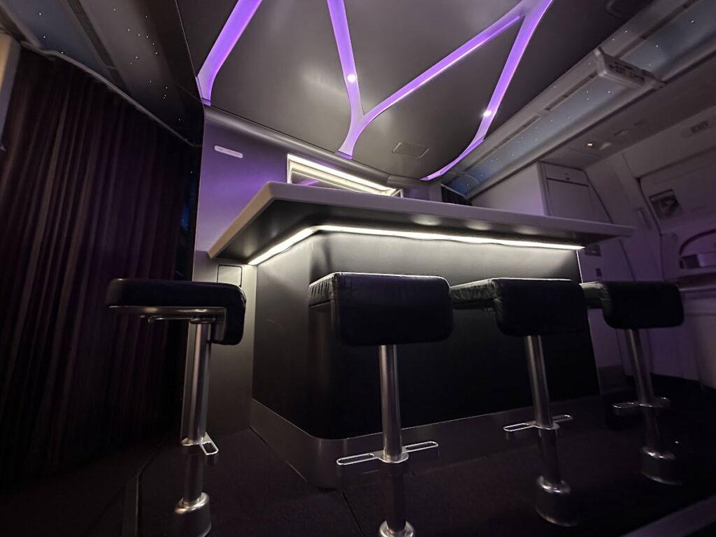 Qatar Airways 777