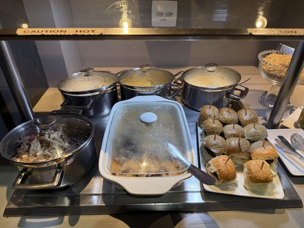 Buffet options in the American Airlines Lounge São Paulo