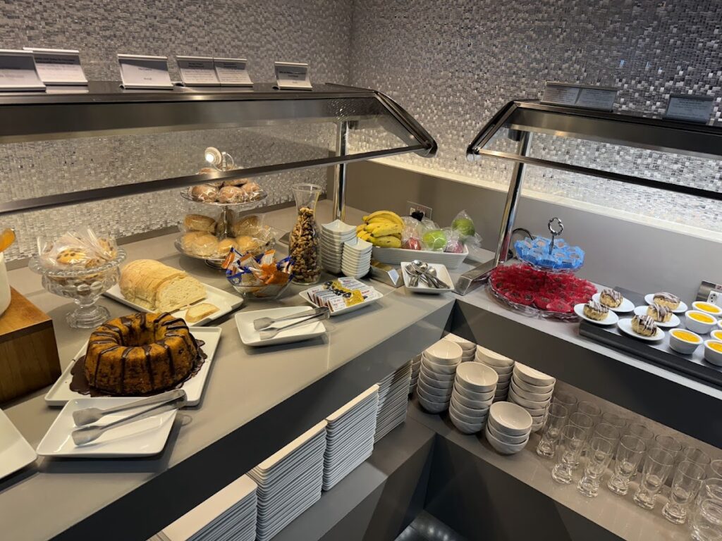 Buffet options in the American Airlines Lounge São Paulo