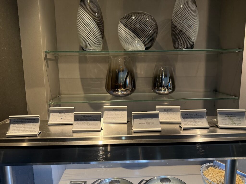 Art pieces around the American Airlines Lounge São Paulo
