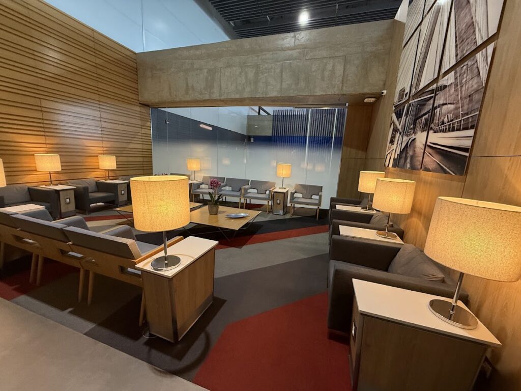 Seating in the American Airlines Lounge São Paulo