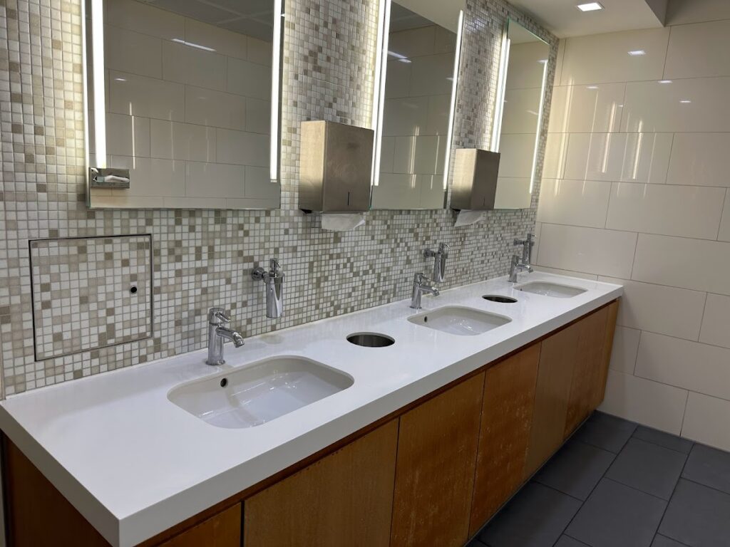 Washrooms in the Lufthansa Lounge London