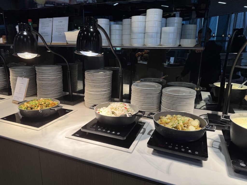 Hot buffet in the Lufthansa Lounge