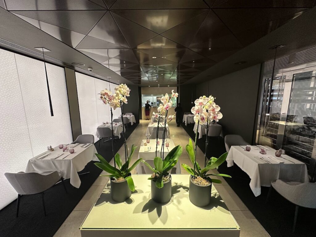 Qatar Airways London Heathrow Lounge