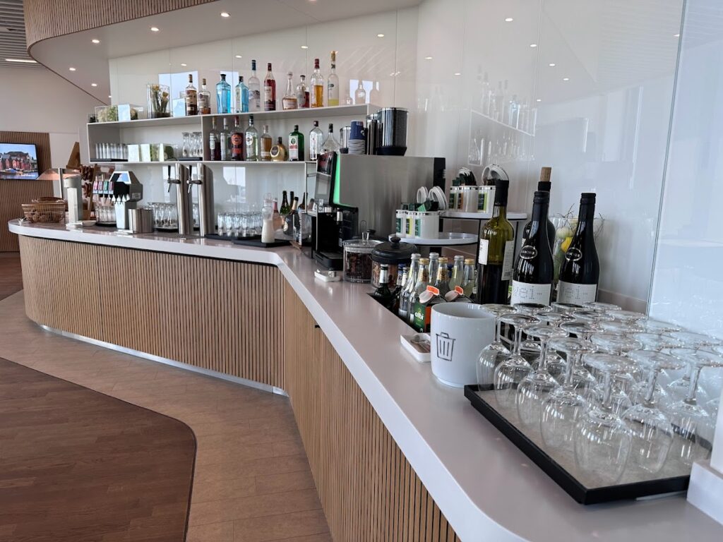 Good drinks selection in the Lufthansa Lounge Berlin 