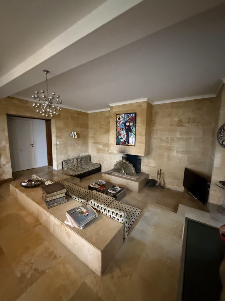 Sitting room at Chateau du Palanquey