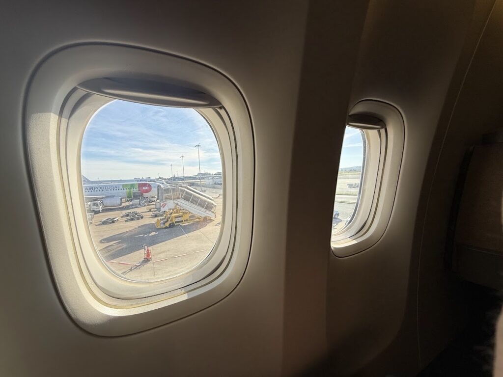 Multiple windows at my LATAM 777-300 Premium Business seat