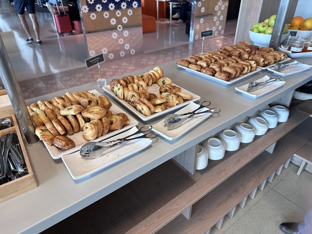 Buffet food in ANA Lounge Lisbon Airport