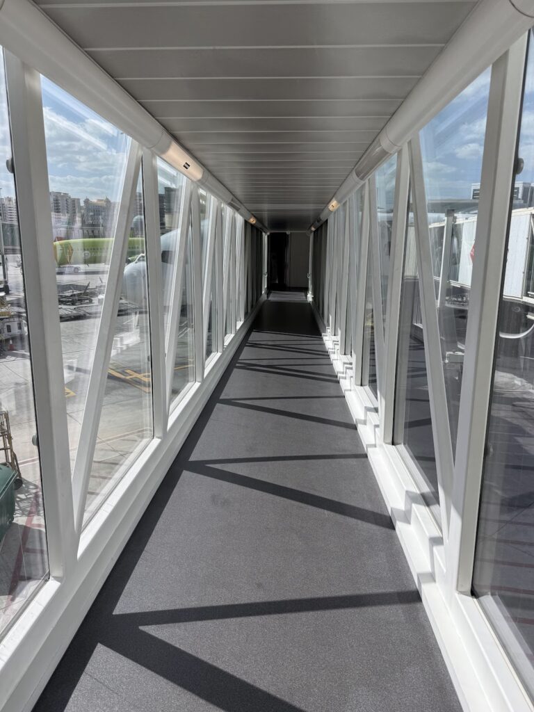 Boarding BA 777 Club Suites at Dubai Airport