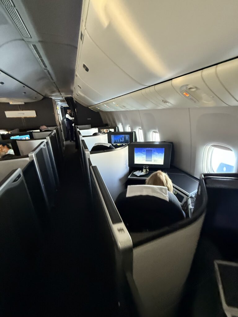 The missing second window on seat 12k