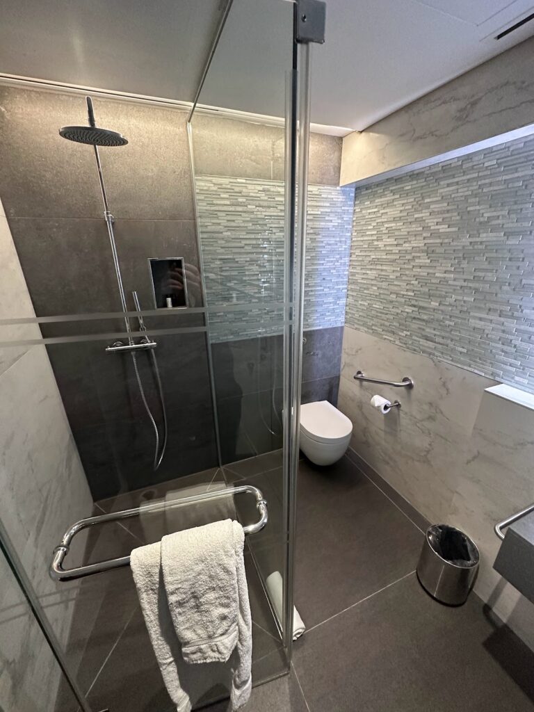 Shower suite in the American Airlines Arrivals Lounge Heathrow