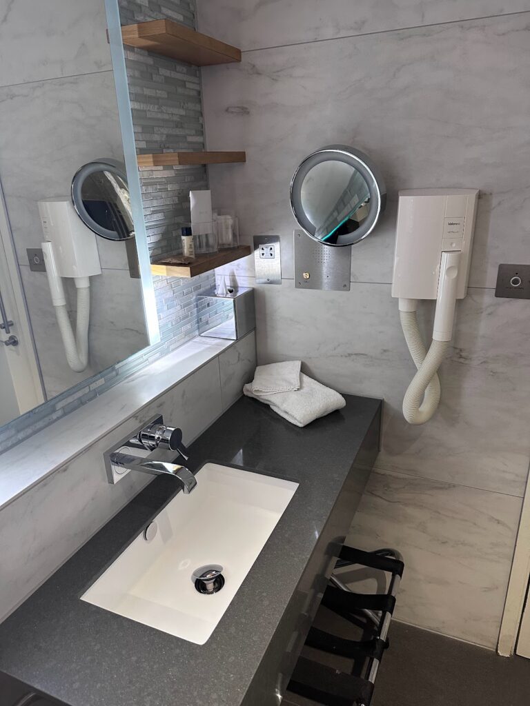 Shower suite in the American Airlines Arrivals Lounge Heathrow