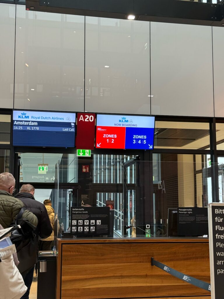 Business Class priority boarding for the KLM A321