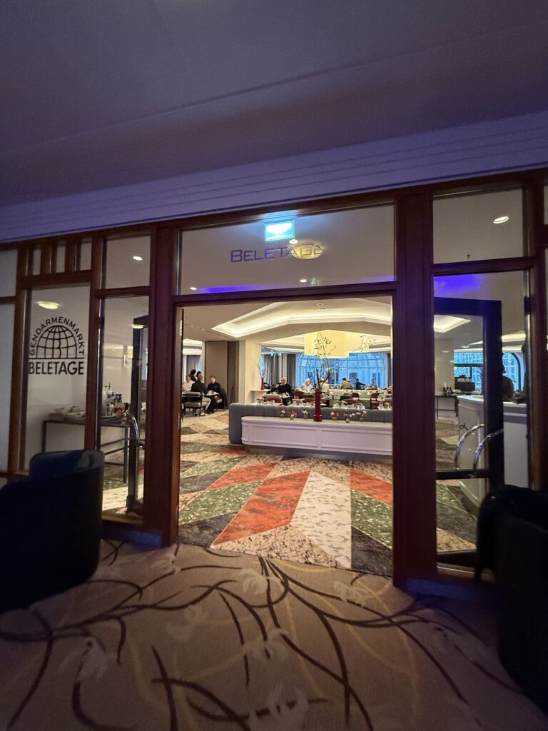 Breakfast room at Hilton Berlin