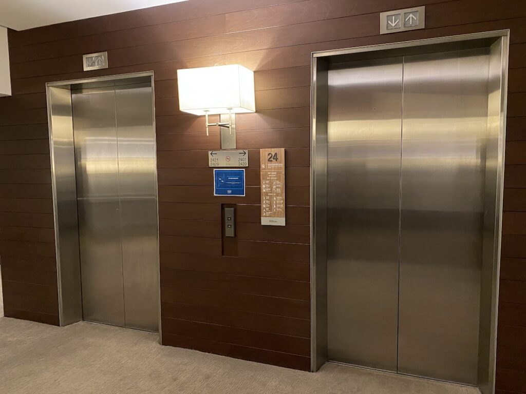 Elevator lobby on floor 24 at the Hilton