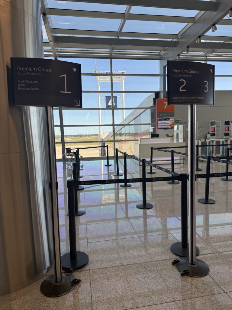 LATAM premium boarding groups at Montevideo Airport gate