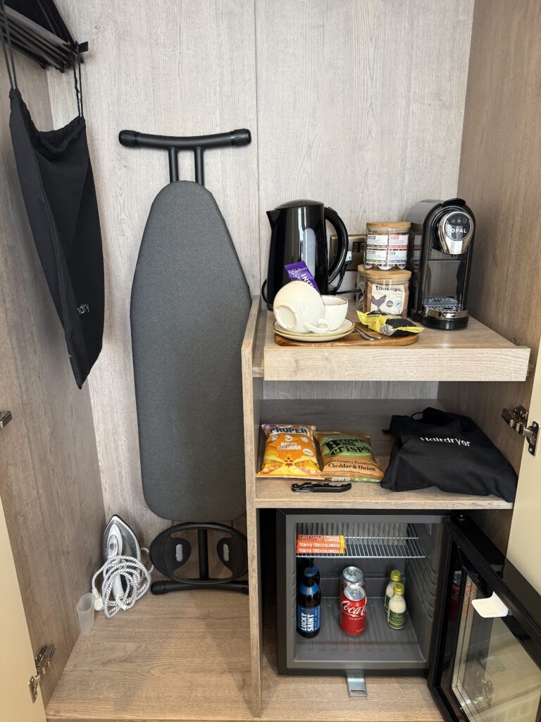 The Feathers Woodstock