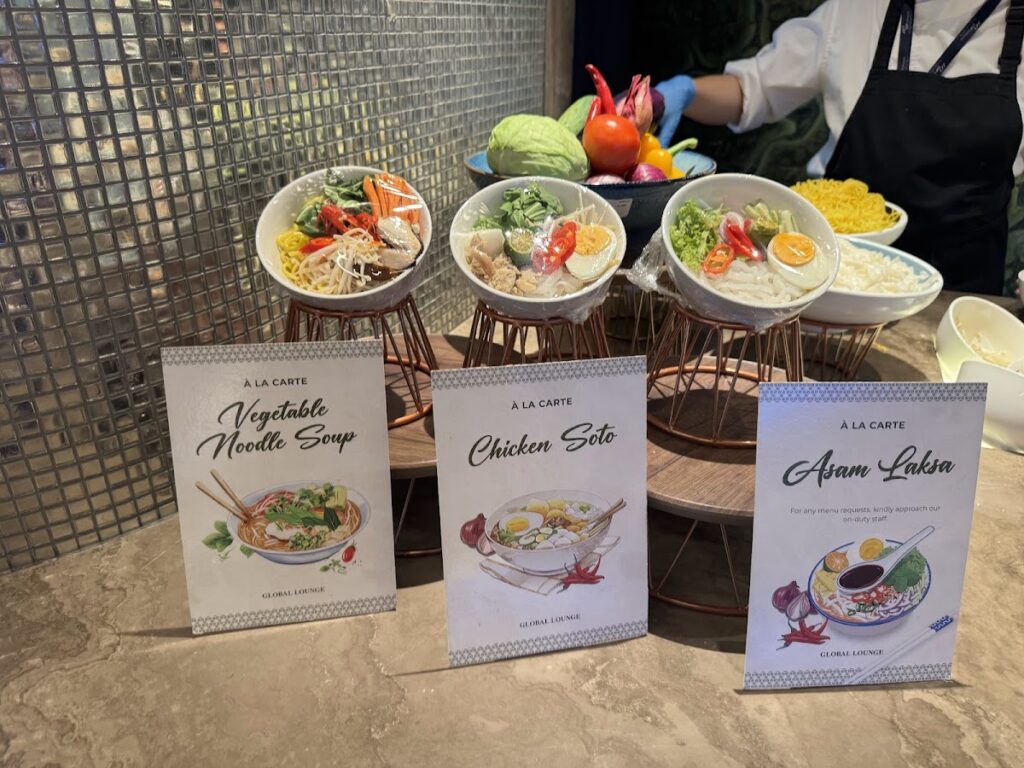 ร la carte noodle dishes at Global Lounge KLIA