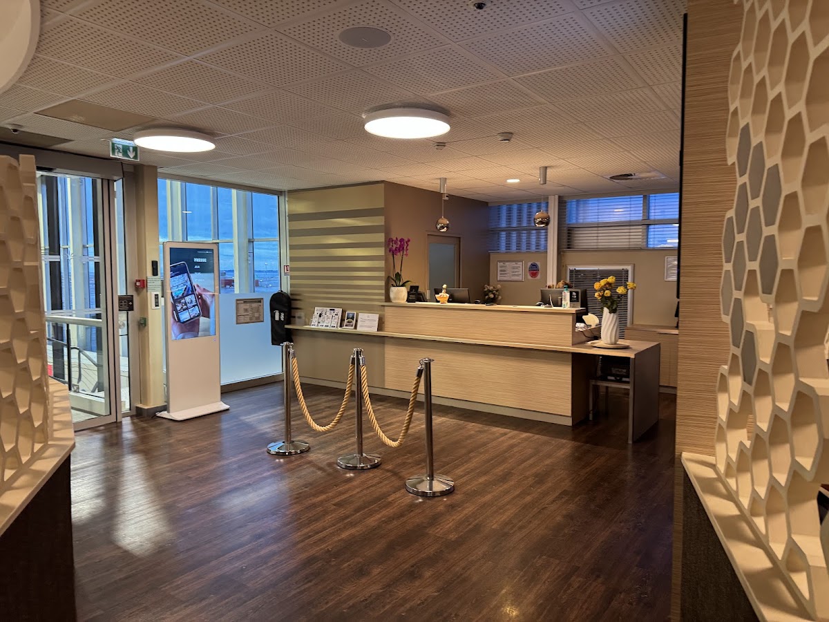 Canopy VIP Lounge Nice reception desk and entrance