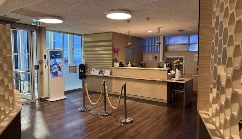 Canopy VIP Lounge Nice reception desk and entrance