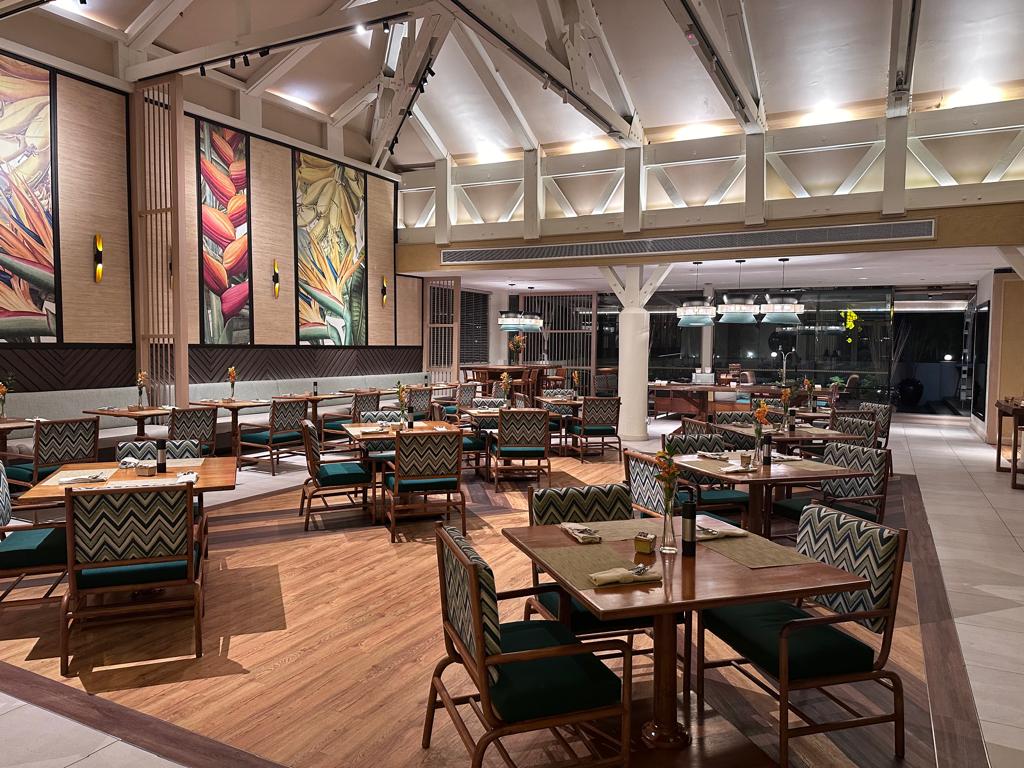 Restaurant dining room at Shangri-La Tanjung Aru