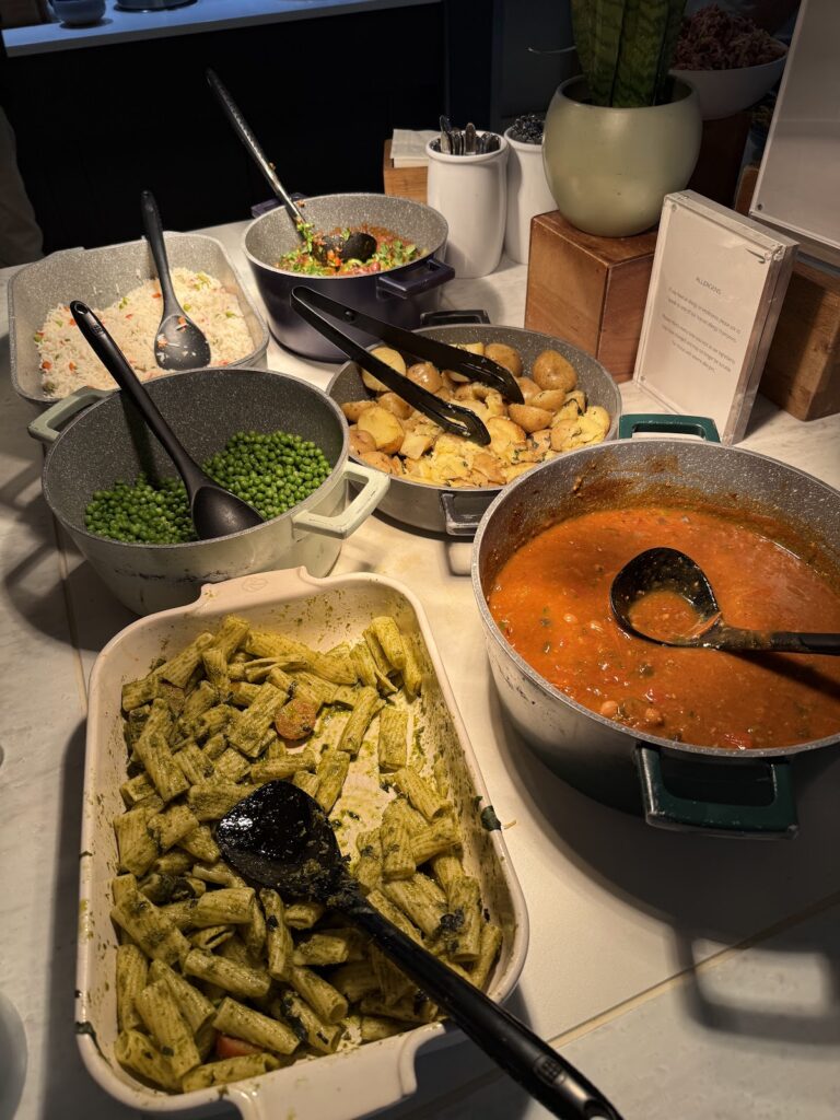 Hot buffet dishes at BA Galleries South lounge