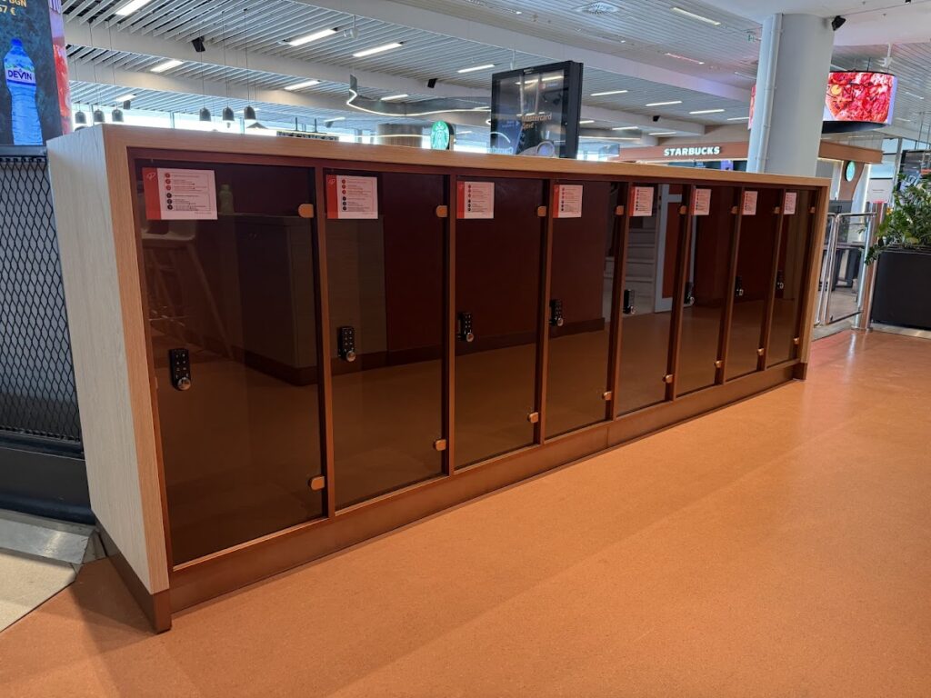 Lockable luggage storage cabinets outside Primeclass Lounge Sofia