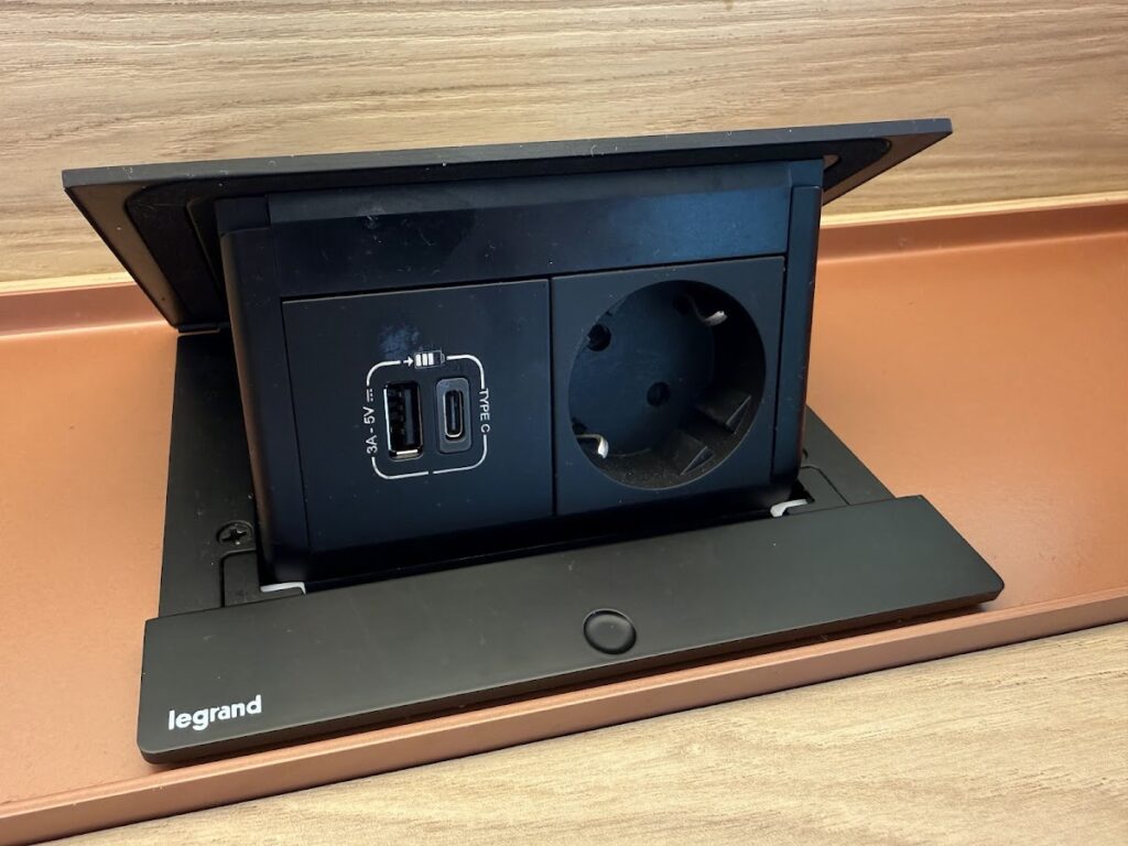 Pop-up Legrand power socket with USB-A and USB-C