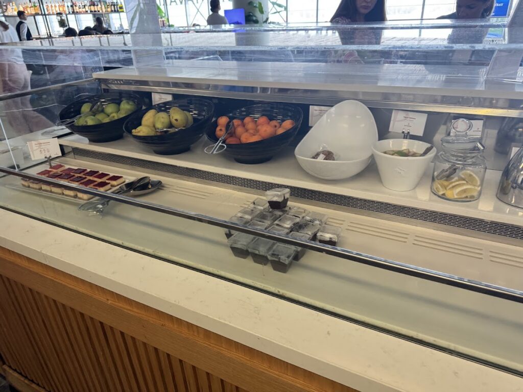 Prime Class Lounge Bodrum buffet with fresh fruits and snacks