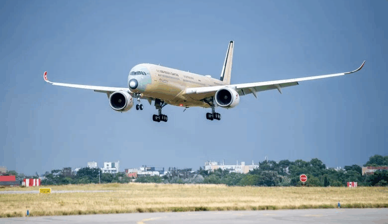 Project Sunrise A350-1000ULR landing
