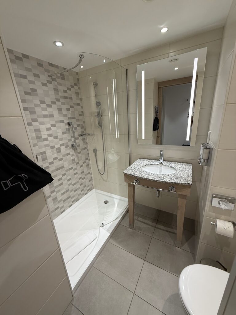 Hampton Berlin East Side bathroom with vanity